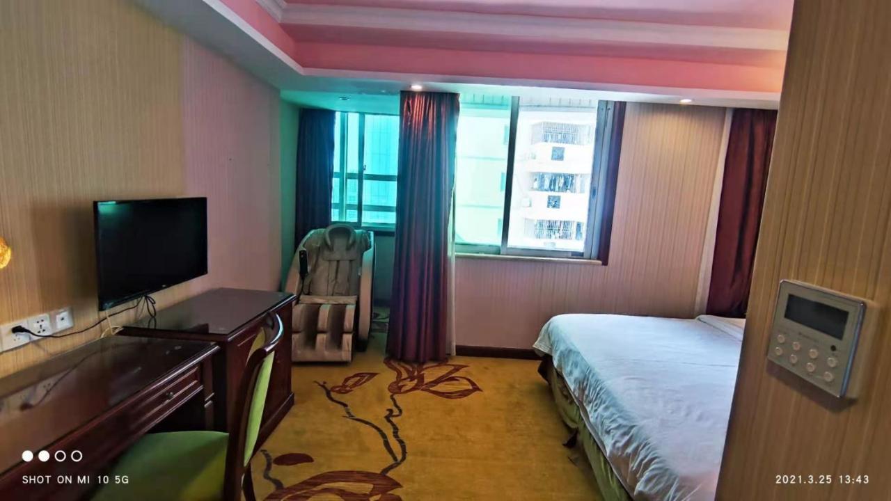 Vienna Hotel Shenzhen Railway Station Екстериор снимка
