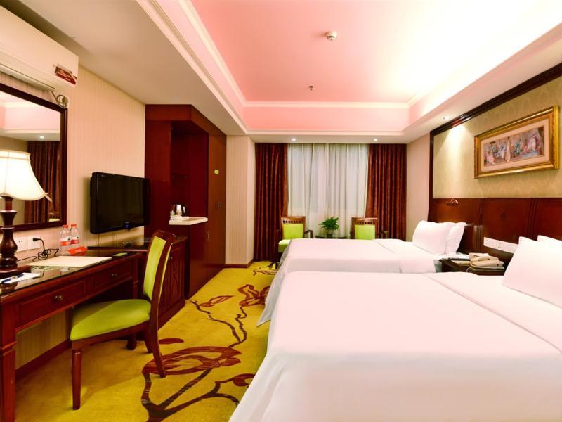 Vienna Hotel Shenzhen Railway Station Екстериор снимка