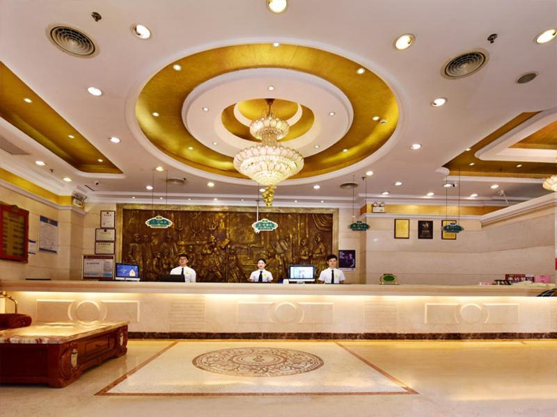 Vienna Hotel Shenzhen Railway Station Екстериор снимка