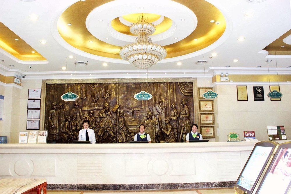 Vienna Hotel Shenzhen Railway Station Екстериор снимка