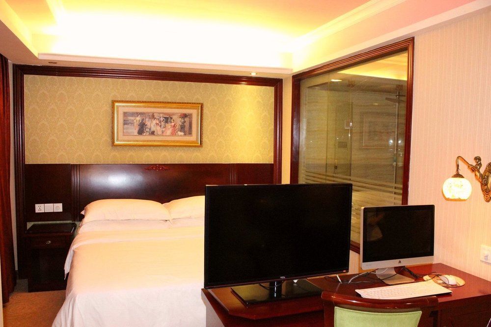Vienna Hotel Shenzhen Railway Station Екстериор снимка