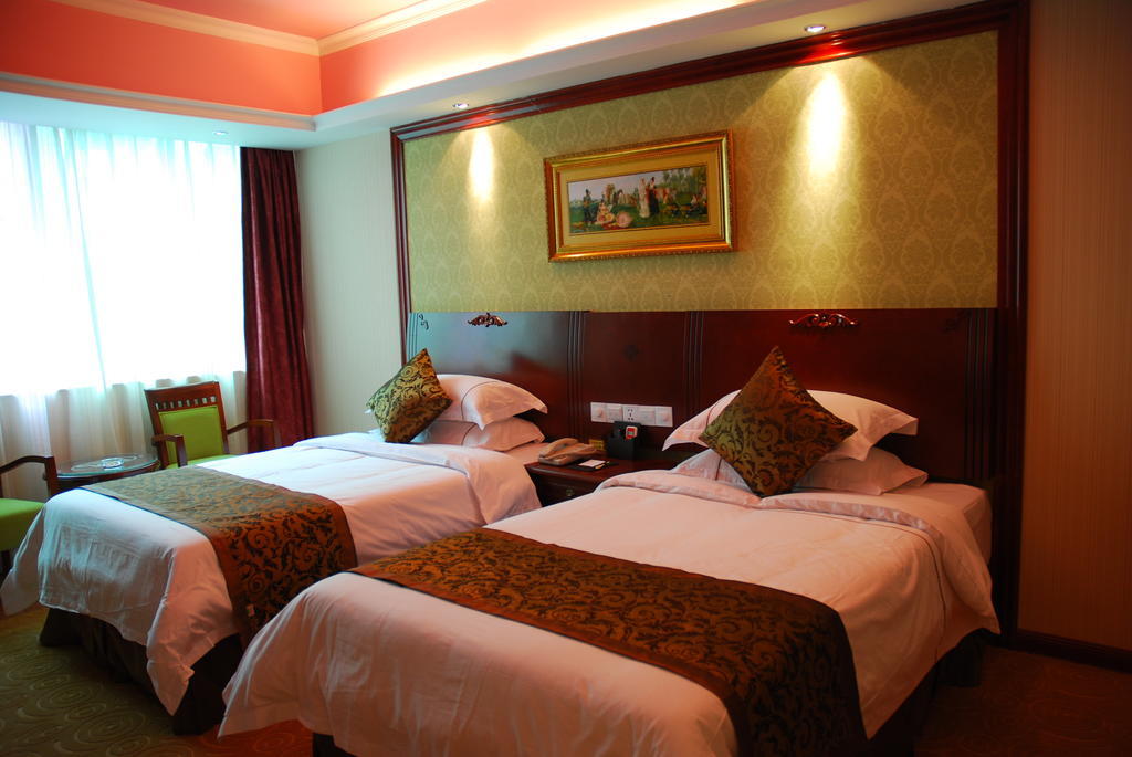 Vienna Hotel Shenzhen Railway Station Стая снимка