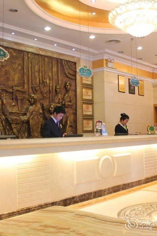 Vienna Hotel Shenzhen Railway Station Екстериор снимка