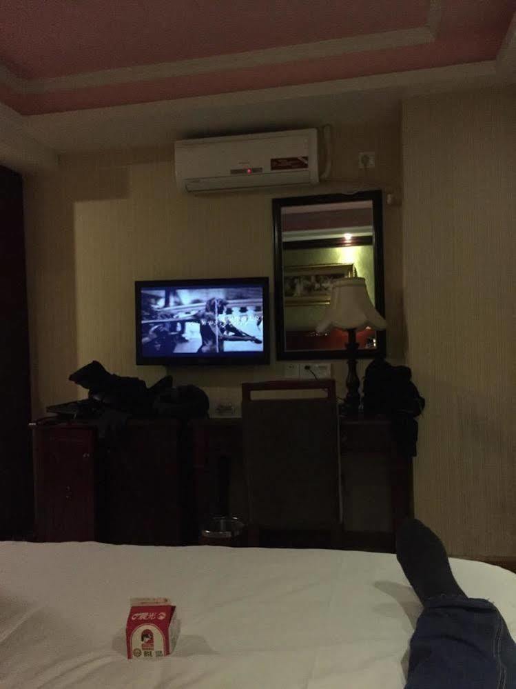 Vienna Hotel Shenzhen Railway Station Екстериор снимка