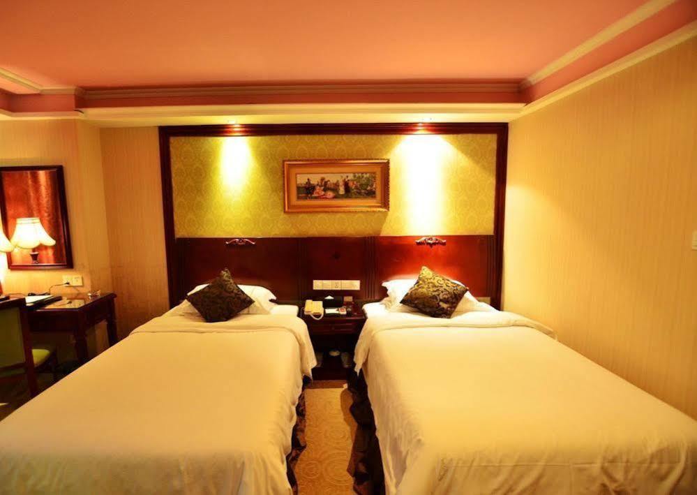 Vienna Hotel Shenzhen Railway Station Екстериор снимка