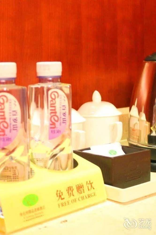 Vienna Hotel Shenzhen Railway Station Екстериор снимка