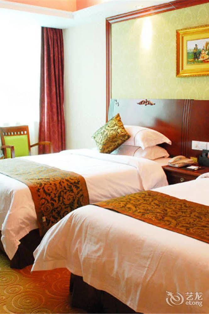 Vienna Hotel Shenzhen Railway Station Екстериор снимка