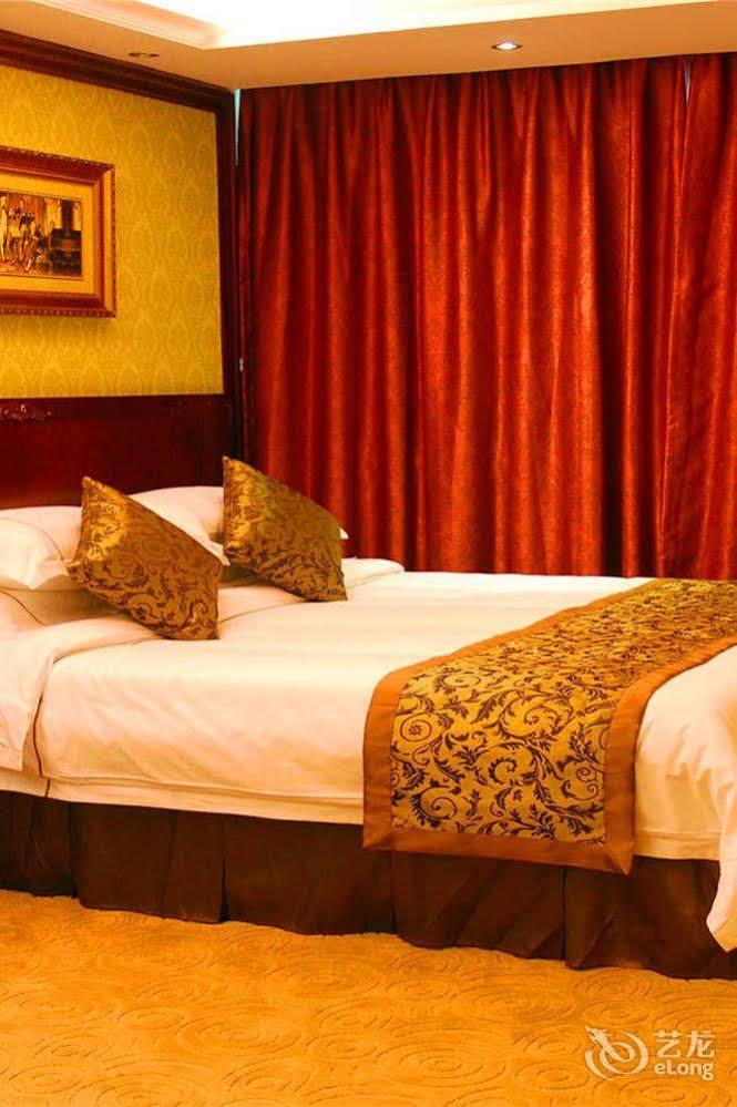 Vienna Hotel Shenzhen Railway Station Екстериор снимка