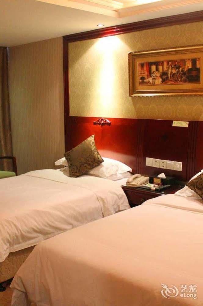 Vienna Hotel Shenzhen Railway Station Екстериор снимка